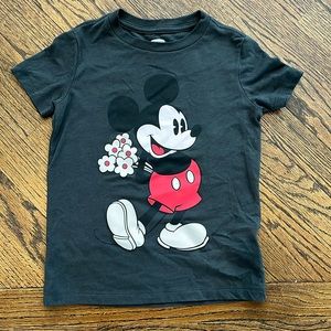 Old Navy Disney Boys Gray Mickey T- Shirt - size xs (5)